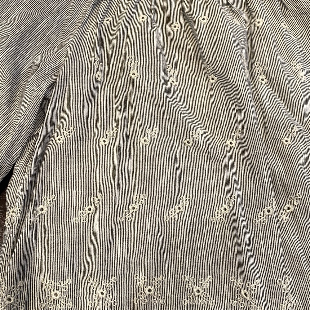 Eyelet Striped Linen Gap Blouse - Picture 2 of 7